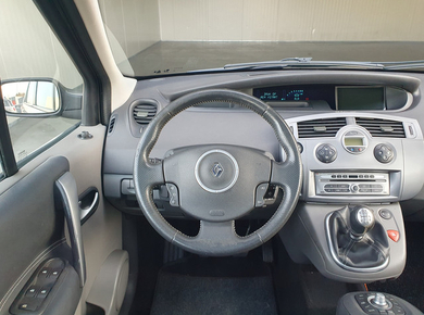 Renault Scénic 2.0-16V Tech Line PANO/NAVI/TRHAAK/PDC/CRUISE