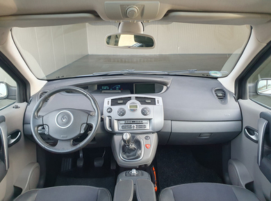 Renault Scénic 2.0-16V Tech Line PANO/NAVI/TRHAAK/PDC/CRUISE