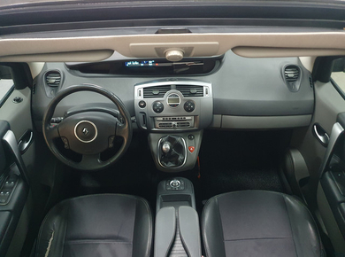 Renault Scénic 2.0-16V Tech Line PANO/NAVI/TRHAAK/PDC/CRUISE