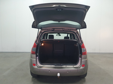 Renault Scénic 2.0-16V Tech Line PANO/NAVI/TRHAAK/PDC/CRUISE