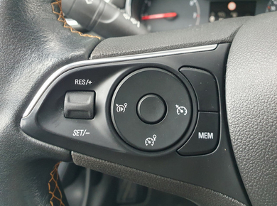 Opel Crossland X 1.2 Turbo Innovation NAVI/CRUISE/AIRCO/LMV