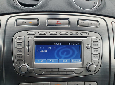 Ford Mondeo Wagon 2.0-16V Limited NAVI/TRHAAK/PDC/CRUISE/CLIMA