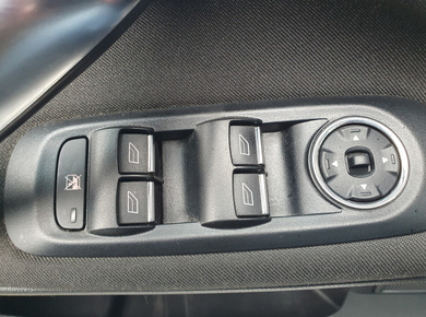 Ford Mondeo Wagon 2.0-16V Limited NAVI/TRHAAK/PDC/CRUISE/CLIMA