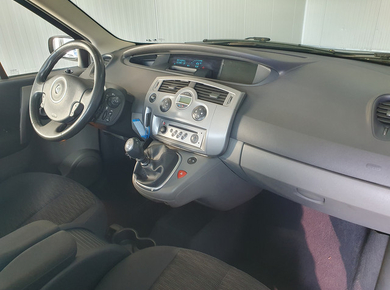 Renault Grand Scénic 2.0-16V Tech Line CLIMA/TRHAAK/CRUISE/LMV