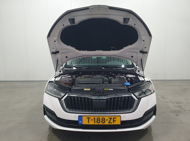 Škoda Octavia Combi 1.5 e-TSI Business Edition NAVI/PDC/LED/CRUISE/AIRCO/LMV