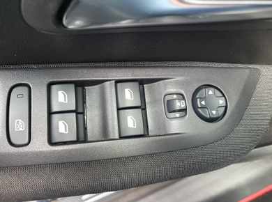 Peugeot 208 1.2 PureTech Active Pack NAVI/PDC/AIRCO/LMV