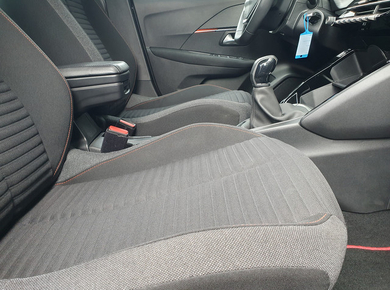 Peugeot 208 1.2 PureTech Active Pack NAVI/PDC/AIRCO/LMV