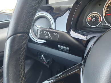 Volkswagen up! 1.0 high up! BlueMotion NAVI/CRUISE/PDC/AIRCO/LMV