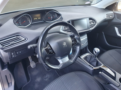 Peugeot 308 SW 1.2 PureTech Blue Lease Premium NAVI/PDC/CRUISE/TRHAAK
