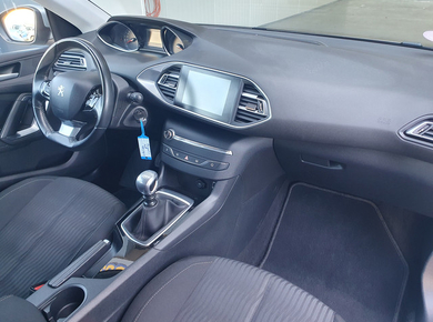 Peugeot 308 SW 1.2 PureTech Blue Lease Premium NAVI/PDC/CRUISE/TRHAAK