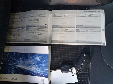 Peugeot 2008 1.2 PureTech Allure NAVI/CARPLAY/CRUISE/