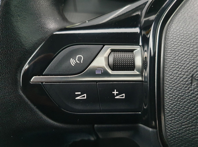 Peugeot 208 1.2 PureTech Allure NAVI/CRUISE/AIRCO/LMV