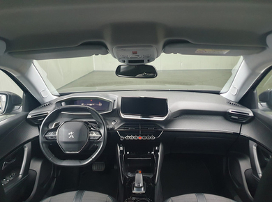 Peugeot 2008 1.2 PureTech Blue Lease Allure NAVI/TRHAAK/CRUISE/CAMERA/PDC