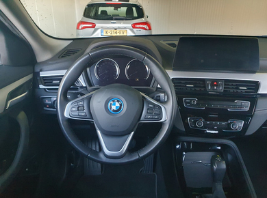 BMW X2 xDrive25e Executive NAVI/CRUISE/CLIMA/LMV