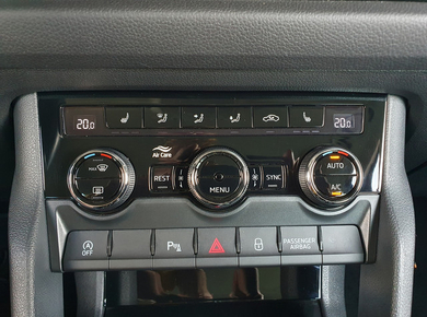 Škoda Kodiaq 1.5 TSI Business Edition PDC/TREKH./CARPLAY/NAVI/CRUISE/AIRCO/LMV