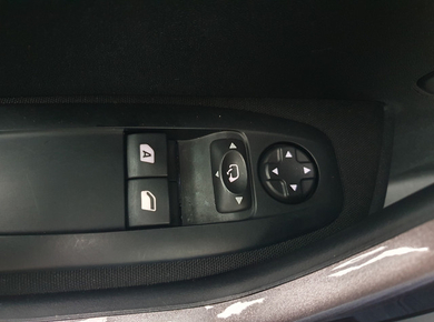 Peugeot 2008 1.2 PureTech Style PANO/NAVI/CLIMA/CRUISE/PDC