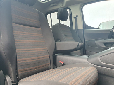 Opel Combo Tour 1.2 Turbo L1H1 Edition PANO/CRUISE/CARPLAY/TRHAAK/LMV